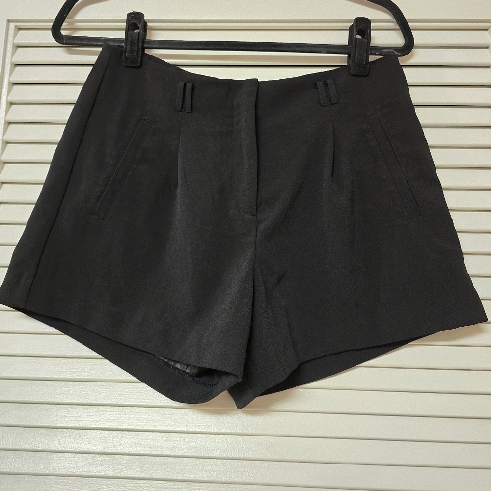 Forever 21 - Black Lightweight Shorts With Pockets